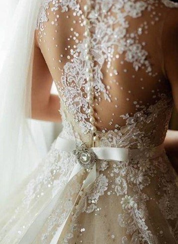 жемчуг на поясе свадебного платья