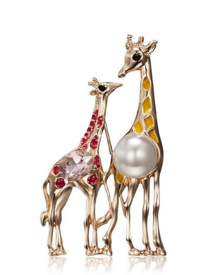 украшения в виде жирафов с жемчугом
