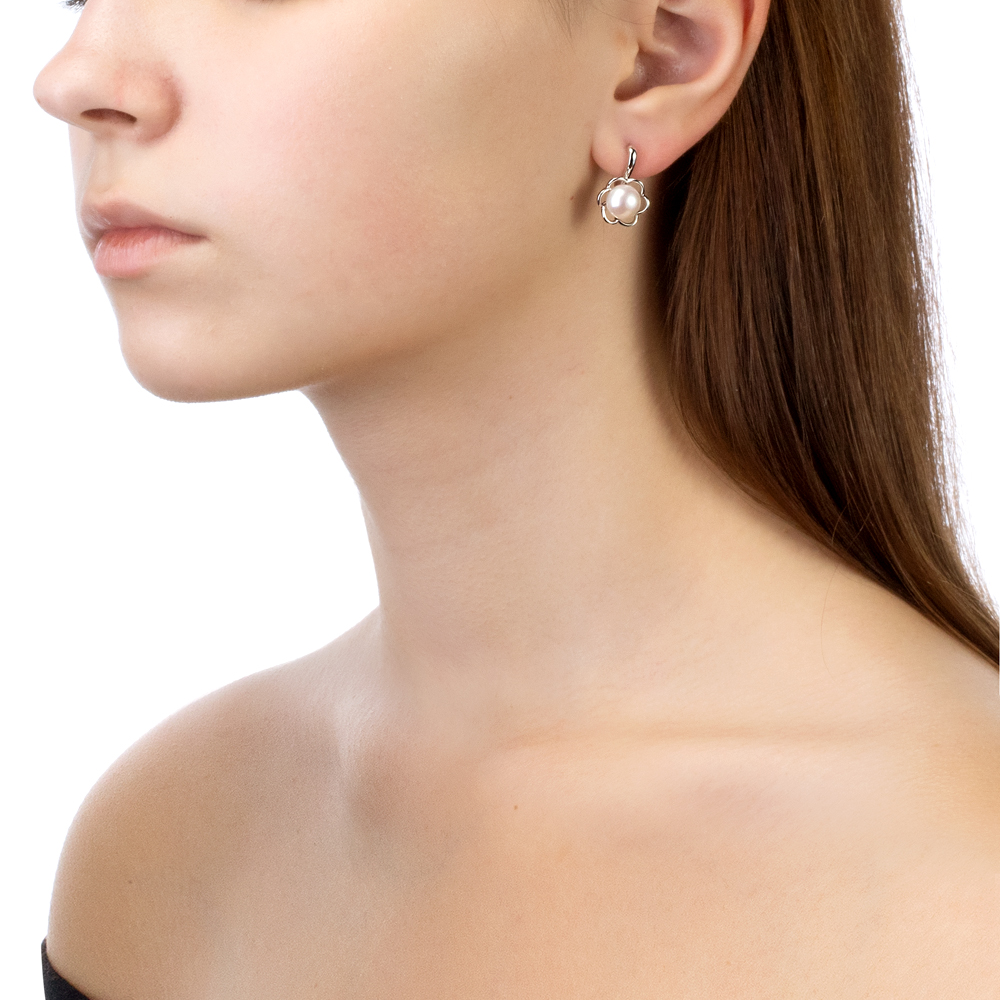 Серьги из серебра с белыми жемчужинами 7,5-8 мм. Артикул 12090 Серьги из серебра с белыми жемчужинами 7,5-8 мм. Артикул 12090
