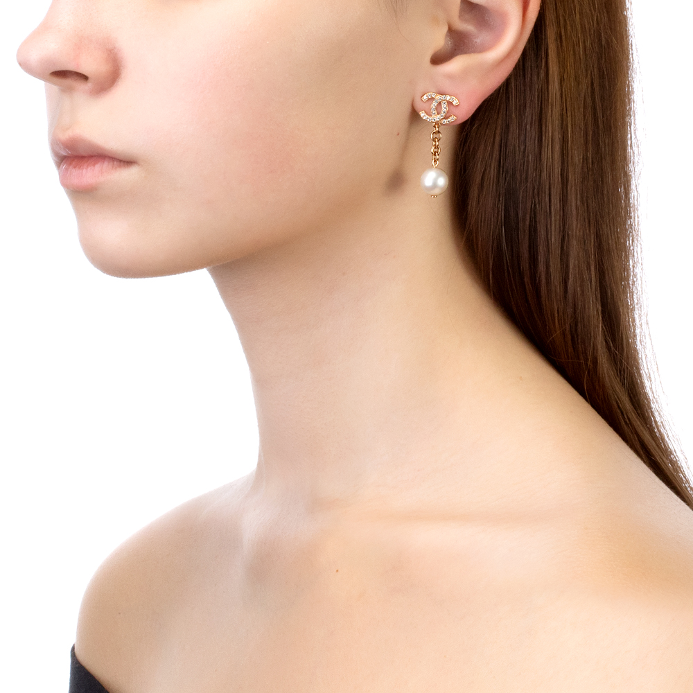 Серьги из серебра с белыми жемчужинами 9-9,5 мм. Артикул 11501