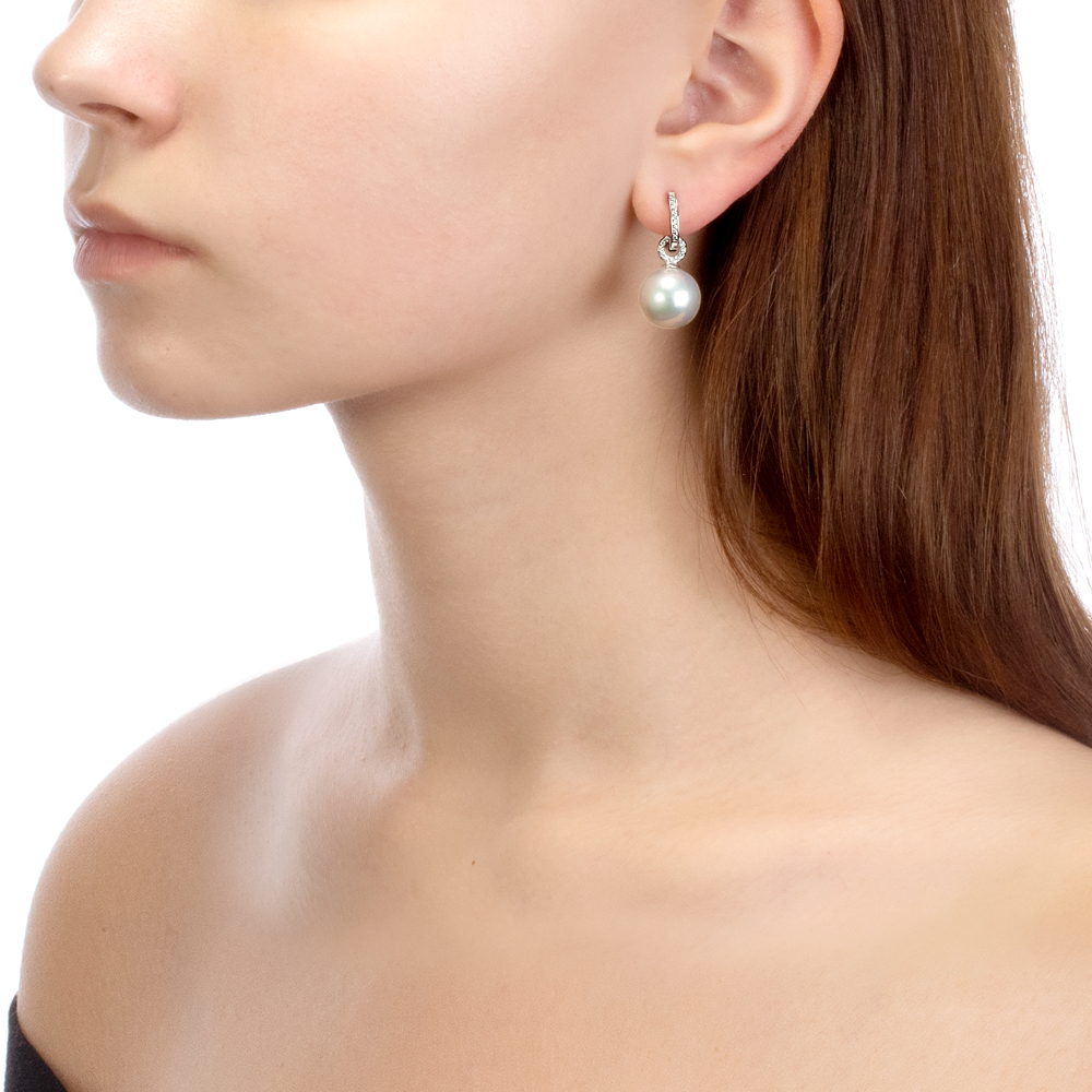 Серьги из серебра с японскими белыми жемчужинами 13-14 мм. Артикул 10387 Серьги из серебра с японскими белыми жемчужинами 13-14 мм. Артикул 10387