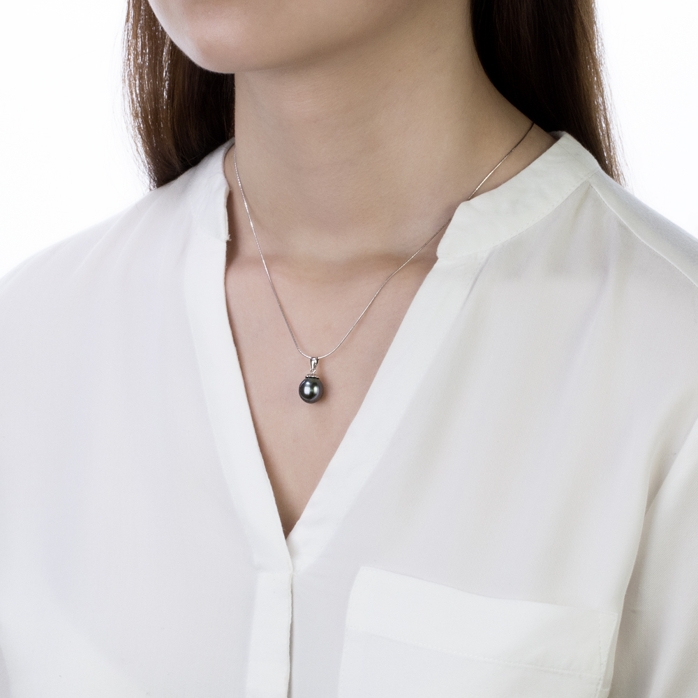 Кулон из белого золота с Таитянской жемчужиной 10-10,5 мм. Артикул 10840