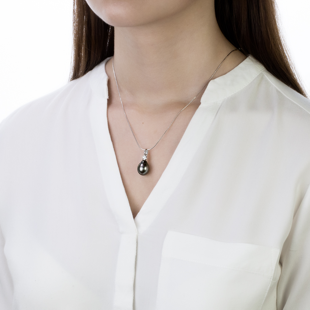 Кулон из серебра с черной Таитянской жемчужиной 12-12,5 мм. Артикул 11867 Кулон из серебра с черной Таитянской жемчужиной 12-12,5 мм. Артикул 11867