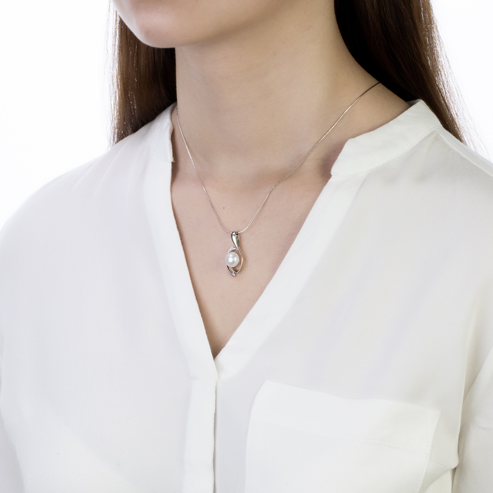 Кулон из серебра с белой речной жемчужиной 8,5-9 мм. Артикул 10939