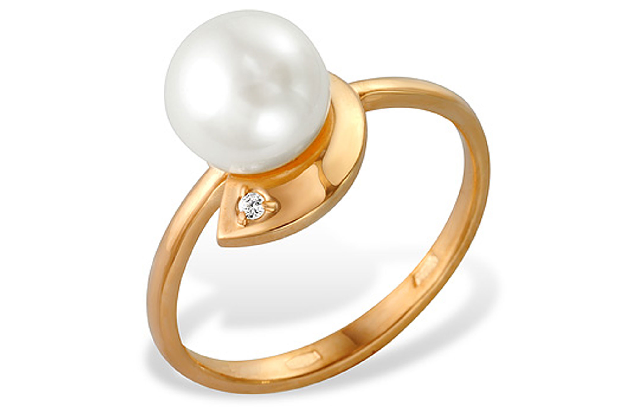 Кольцо из красного золота 585 пробы с белой жемчужиной 7-7,5 мм. Артикул 9342