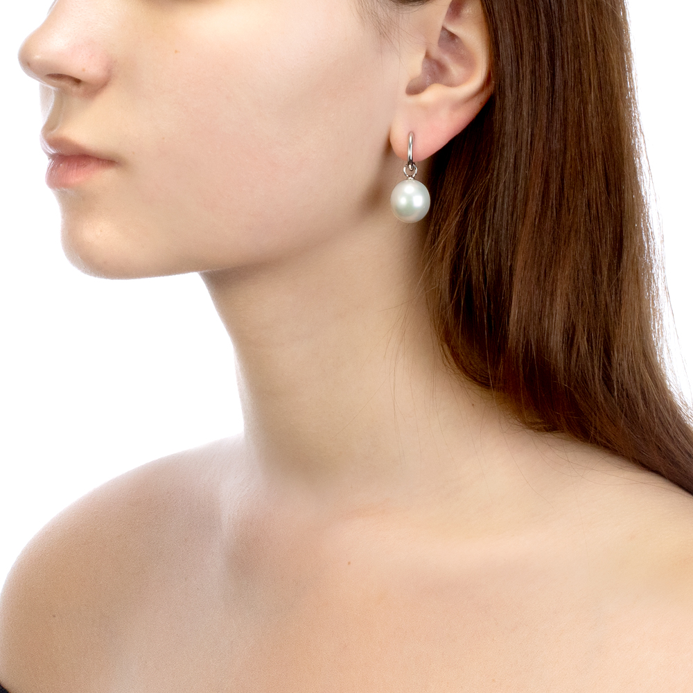 Серьги из серебра с японскими белыми жемчужинами 13-14 мм. Артикул 11892 Серьги из серебра с японскими белыми жемчужинами 13-14 мм. Артикул 11892