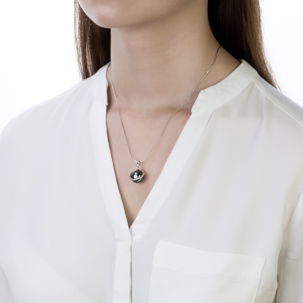 Кулон из серебра с черной Таитянской жемчужиной 12-12,5 мм. Артикул 10846