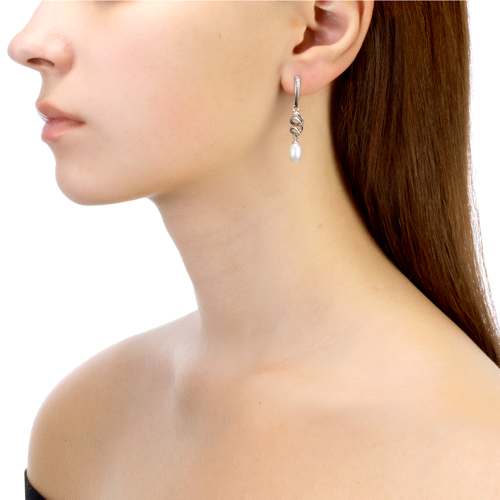 Длинные серьги из серебра с белыми жемчужинами 7,5-8 мм. Артикул 11545 Длинные серьги из серебра с белыми жемчужинами 7,5-8 мм. Артикул 11545