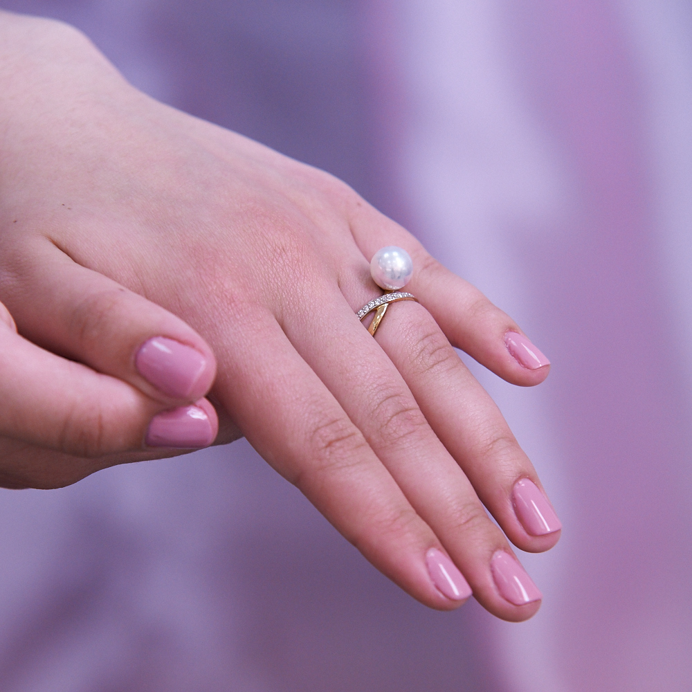 Кольцо из серебра 925 пробы с белой жемчужиной 8-8,5 мм. Артикул 11383 Кольцо из серебра 925 пробы с белой жемчужиной 8-8,5 мм. Артикул 11383