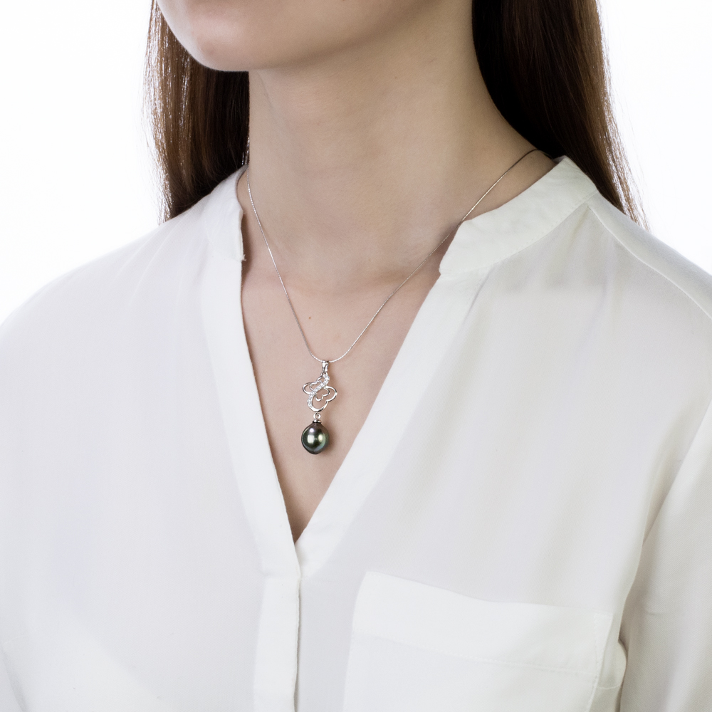 Кулон из серебра с черной Таитянской жемчужиной 11,6-11,9 мм. Артикул 11087