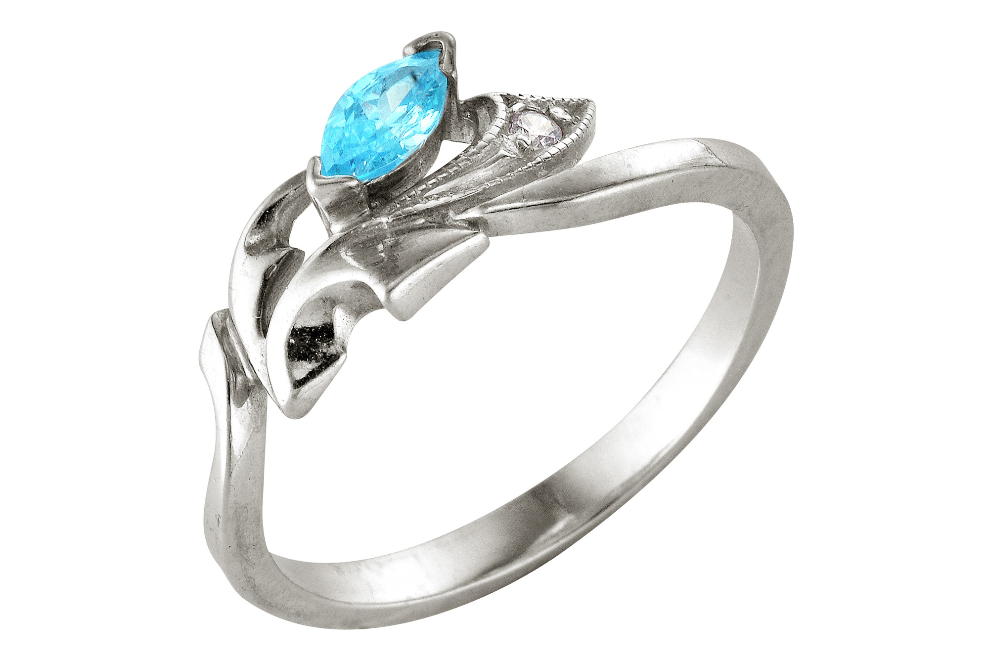 Кольцо из серебра 925 пробы с голубым фианитом. Артикул 12365