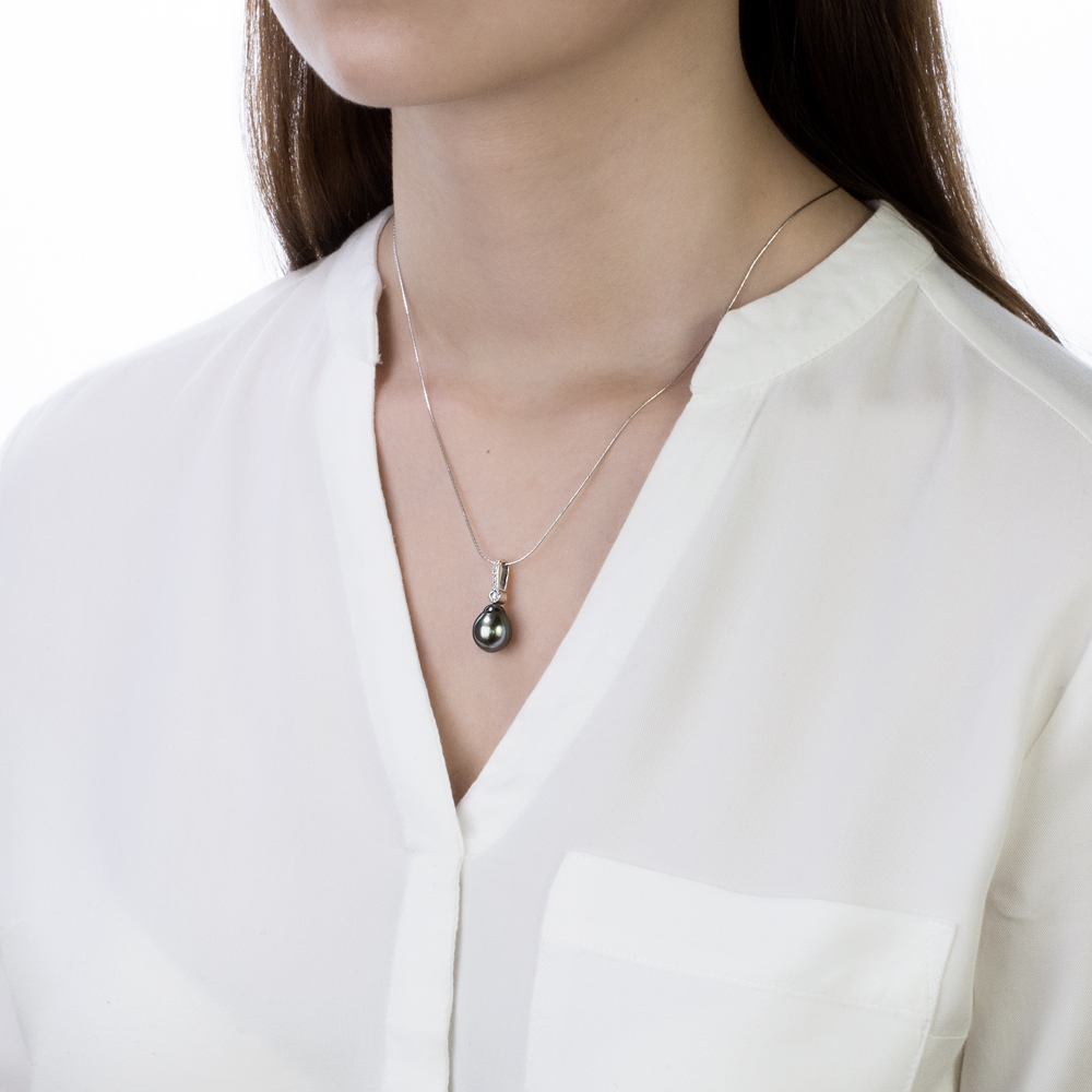 Кулон из серебра с черной Таитянской жемчужиной 10-10,5 мм. Артикул 11091