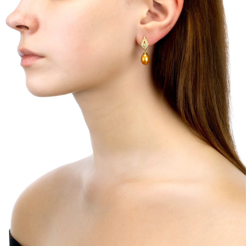 Серьги из серебра с золотистыми жемчужинами "капля" 8-8,5 мм. Артикул 12545