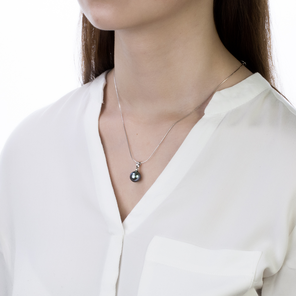 Кулон из серебра с черной Таитянской жемчужиной 10-10,5 мм. Артикул 11093 Кулон из серебра с черной Таитянской жемчужиной 10-10,5 мм. Артикул 11093