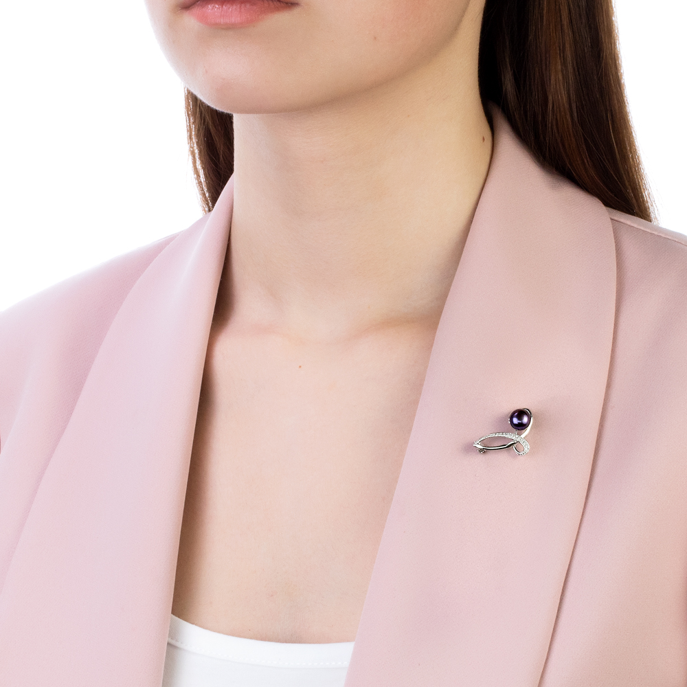 Брошь из серебра с черной речной жемчужиной 7,5-8 мм. Артикул 10908