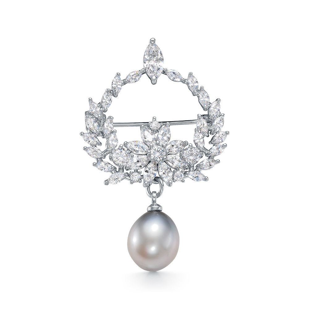 Брошь-кулон из сплава с черной Таитянской жемчужиной 10-10,5 мм. Артикул 9902