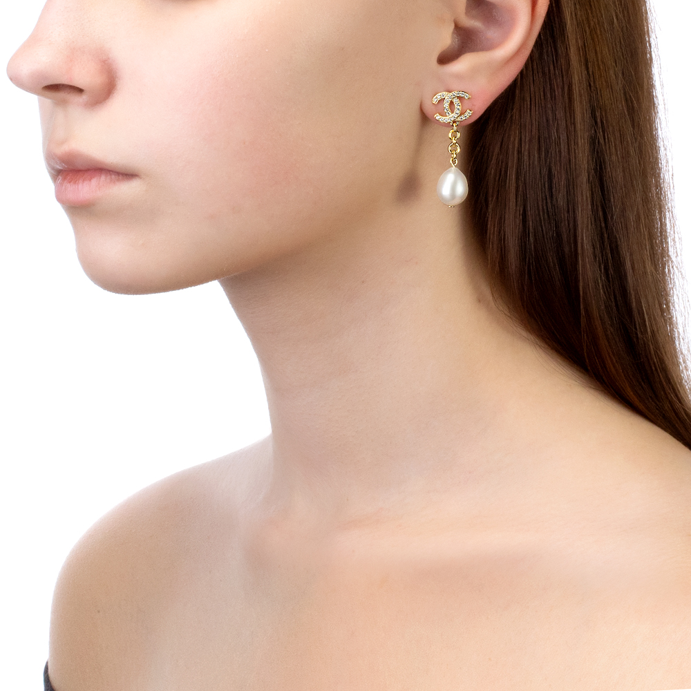 Серьги из серебра с белыми жемчужинами 10-11 мм. Артикул 10395