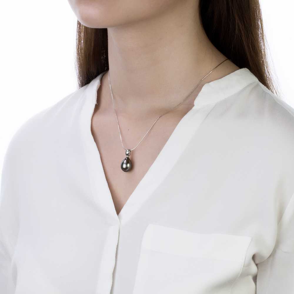 Кулон из серебра с черной Таитянской жемчужиной 11,6-11,9 мм. Артикул 11095 Кулон из серебра с черной Таитянской жемчужиной 11,6-11,9 мм. Артикул 11095