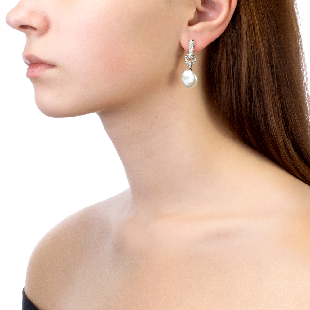 Серьги из серебра c белыми жемчужинами "Барокко" 13 мм. Артикул 10206