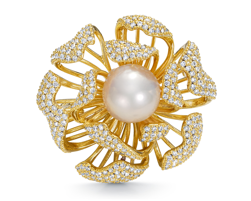 Брошь из сплава с белой речной жемчужиной "Эдисон" 12,5-13 мм. Артикул 11962