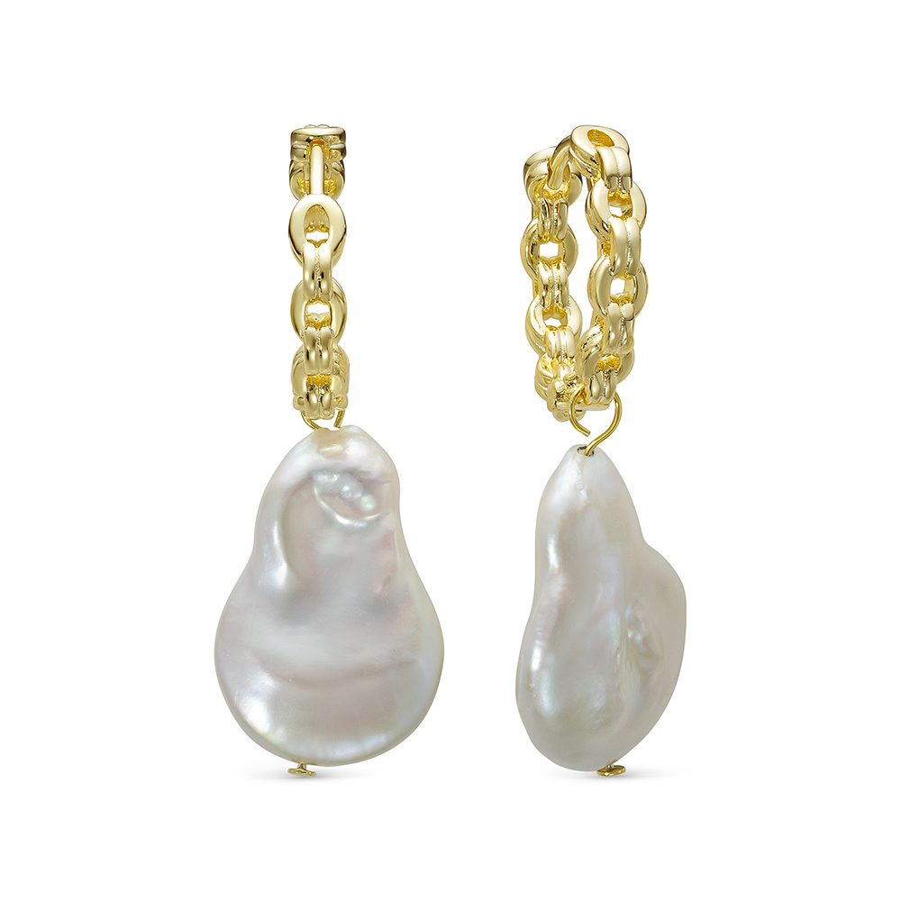 Серьги из бижутерного сплава с белыми барочными жемчужинами 17 мм. Артикул 12745 Серьги из бижутерного сплава с белыми барочными жемчужинами 17 мм. Артикул 12745