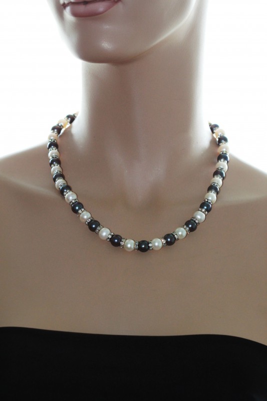 Ожерелье "микс" из круглого жемчуга 8,5-9,5 мм со стразами. Качество жемчуга наивысшее ААА. Артикул 7721