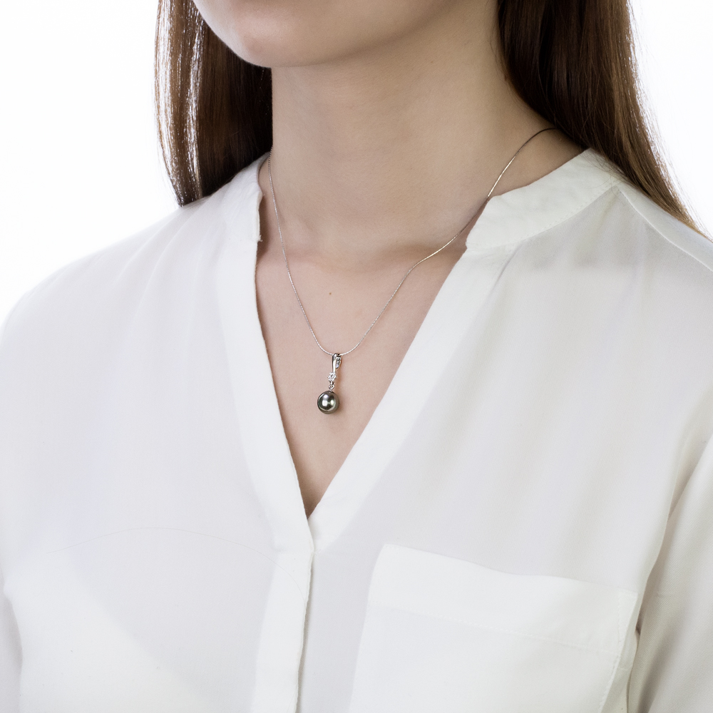 Кулон из серебра с черной Таитянской жемчужиной 9-9,5 мм. Артикул 10701