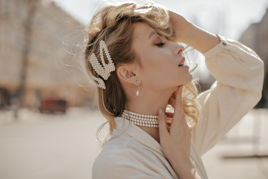 kak-khranit-zhemchug.jpg devushka-s-chokerom-iz-zhemchuga.jpg