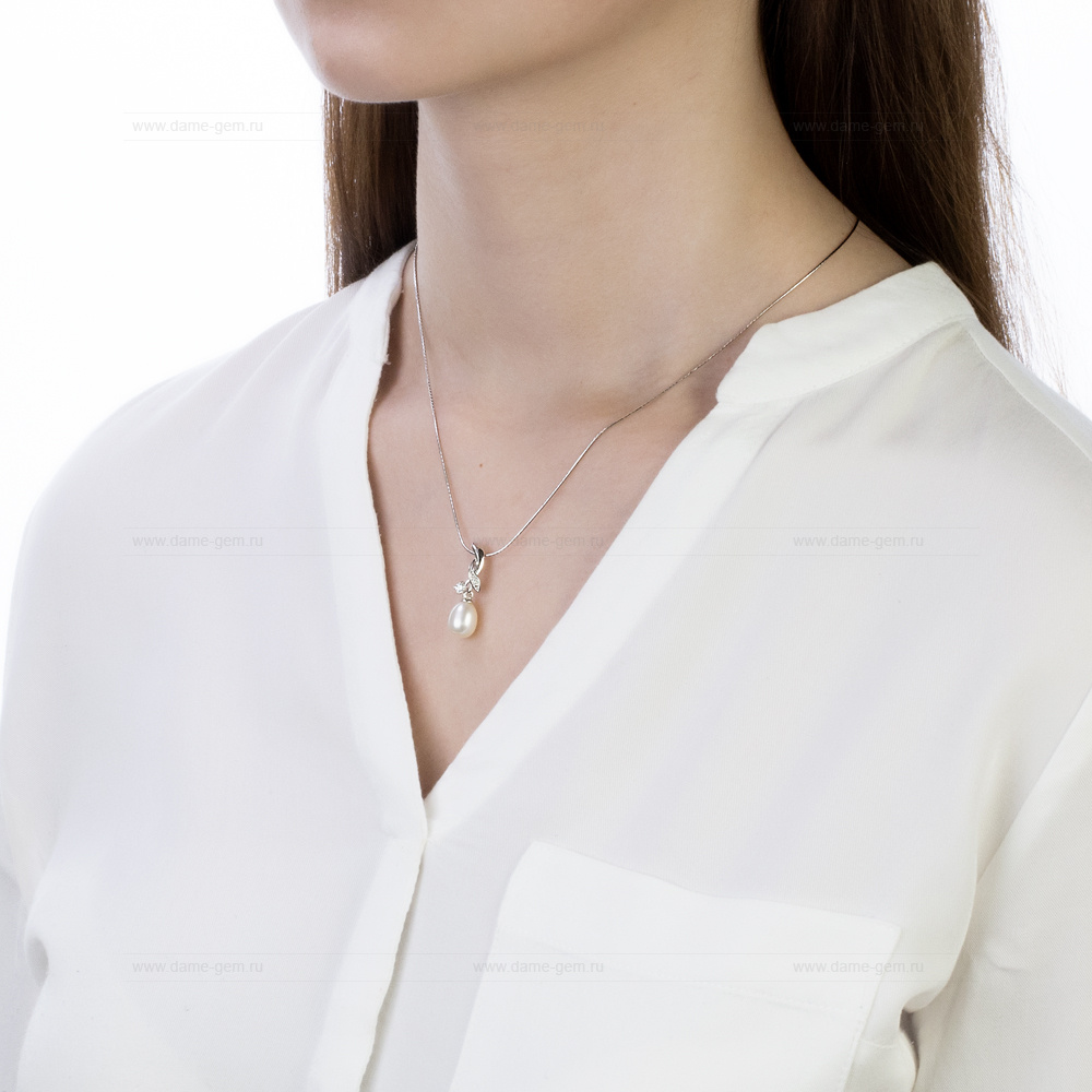 Кулон из серебра с белой пресноводной жемчужиной 7,5-8 мм. Артикул 12591