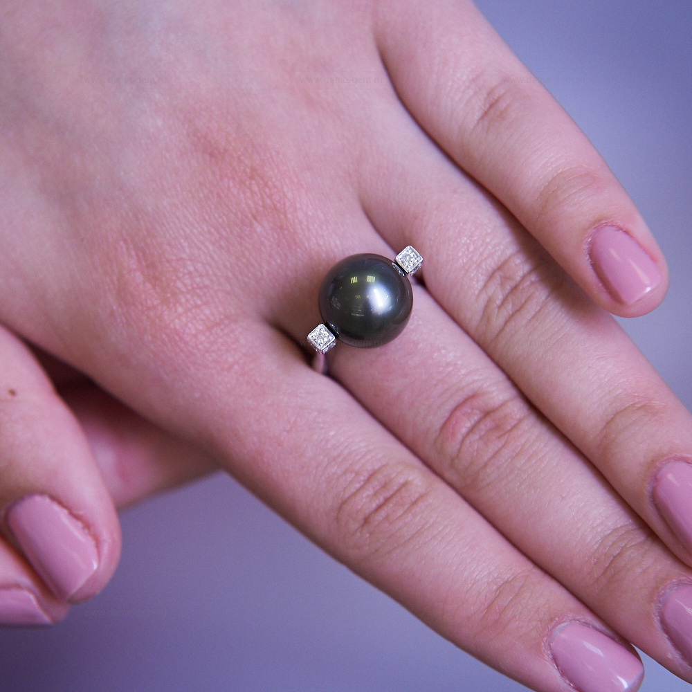 Кольцо из золота 585 пробы с черной Таитянской жемчужиной 13-13,5 мм. Артикул 11651 Кольцо из золота 585 пробы с черной Таитянской жемчужиной 13-13,5 мм. Артикул 11651