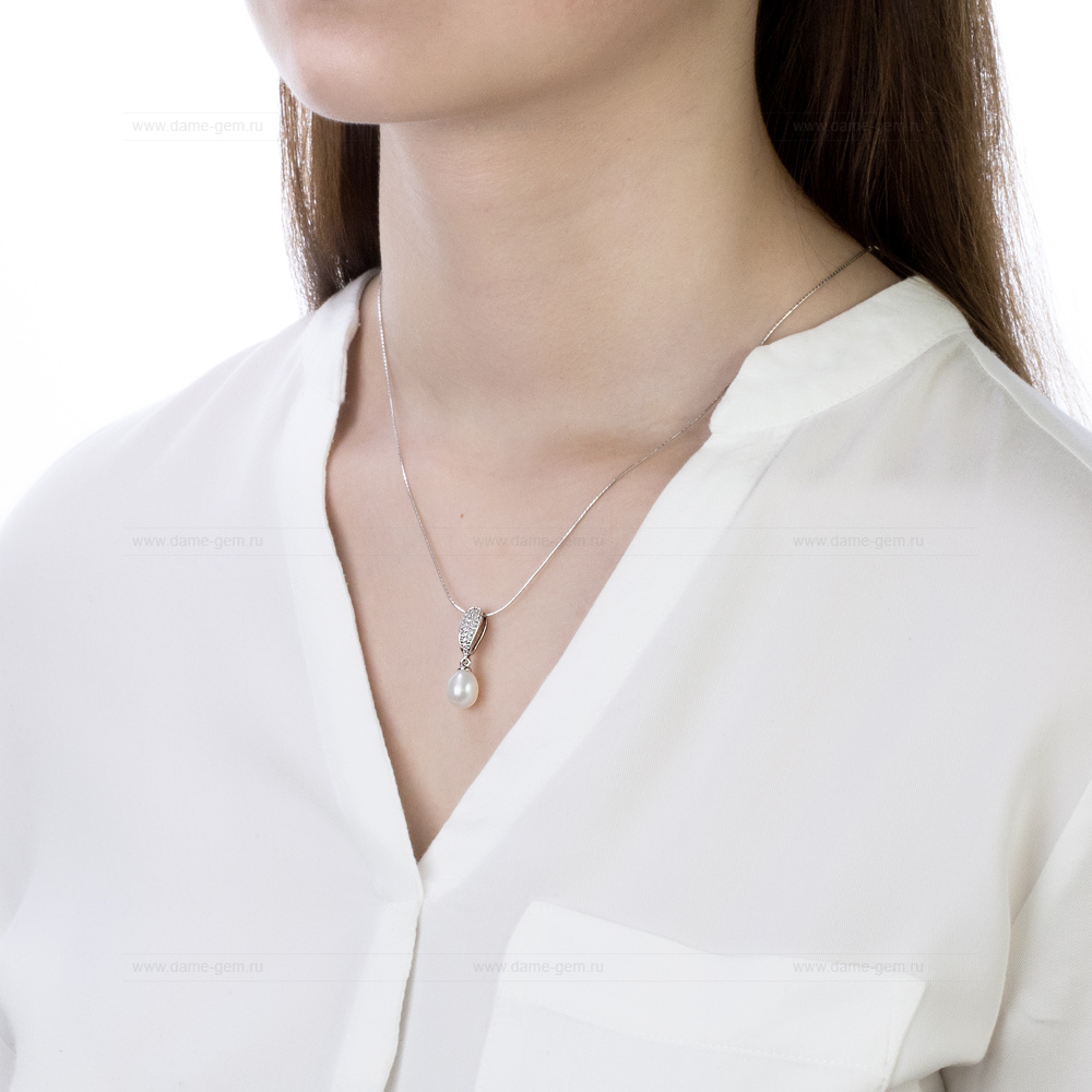 Подвеска из серебра с белой каплевидной жемчужиной 9-9,5 мм. Артикул 10448