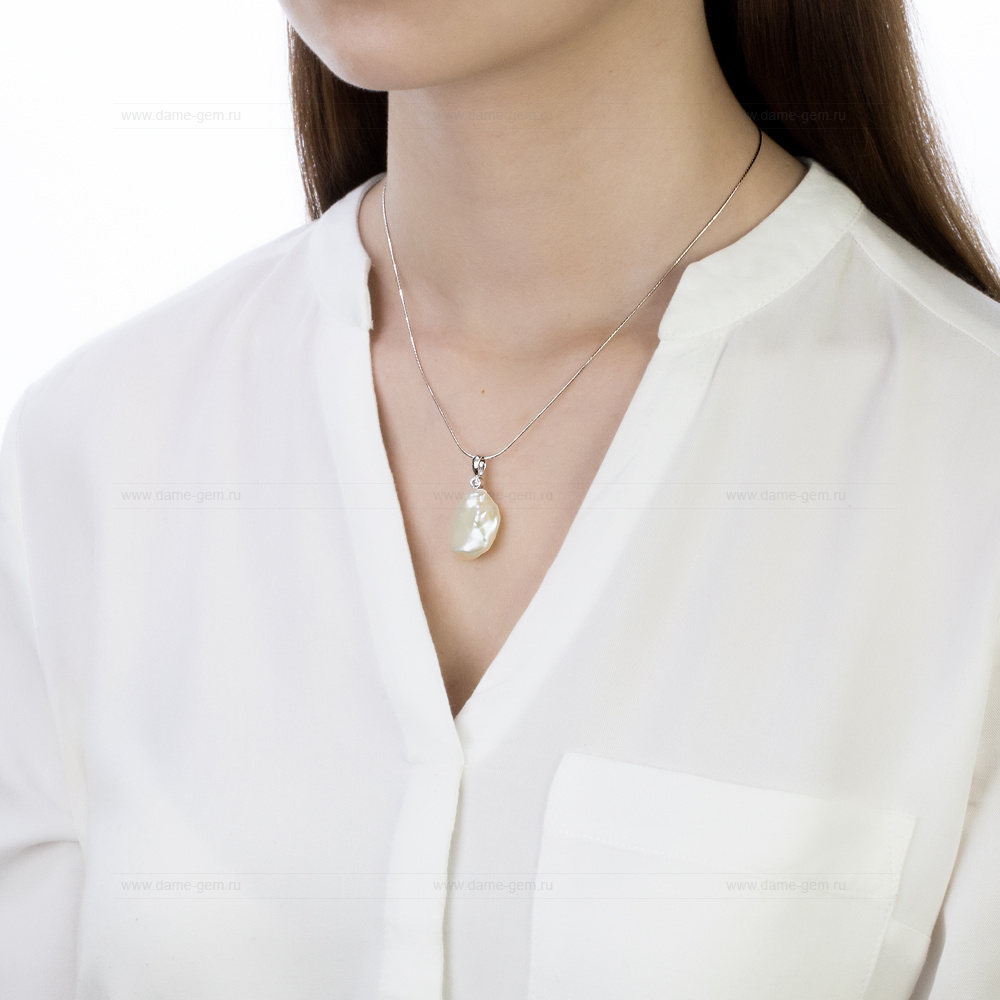Кулон из серебра с белой барочной жемчужиной 15-18 мм. Артикул 12444