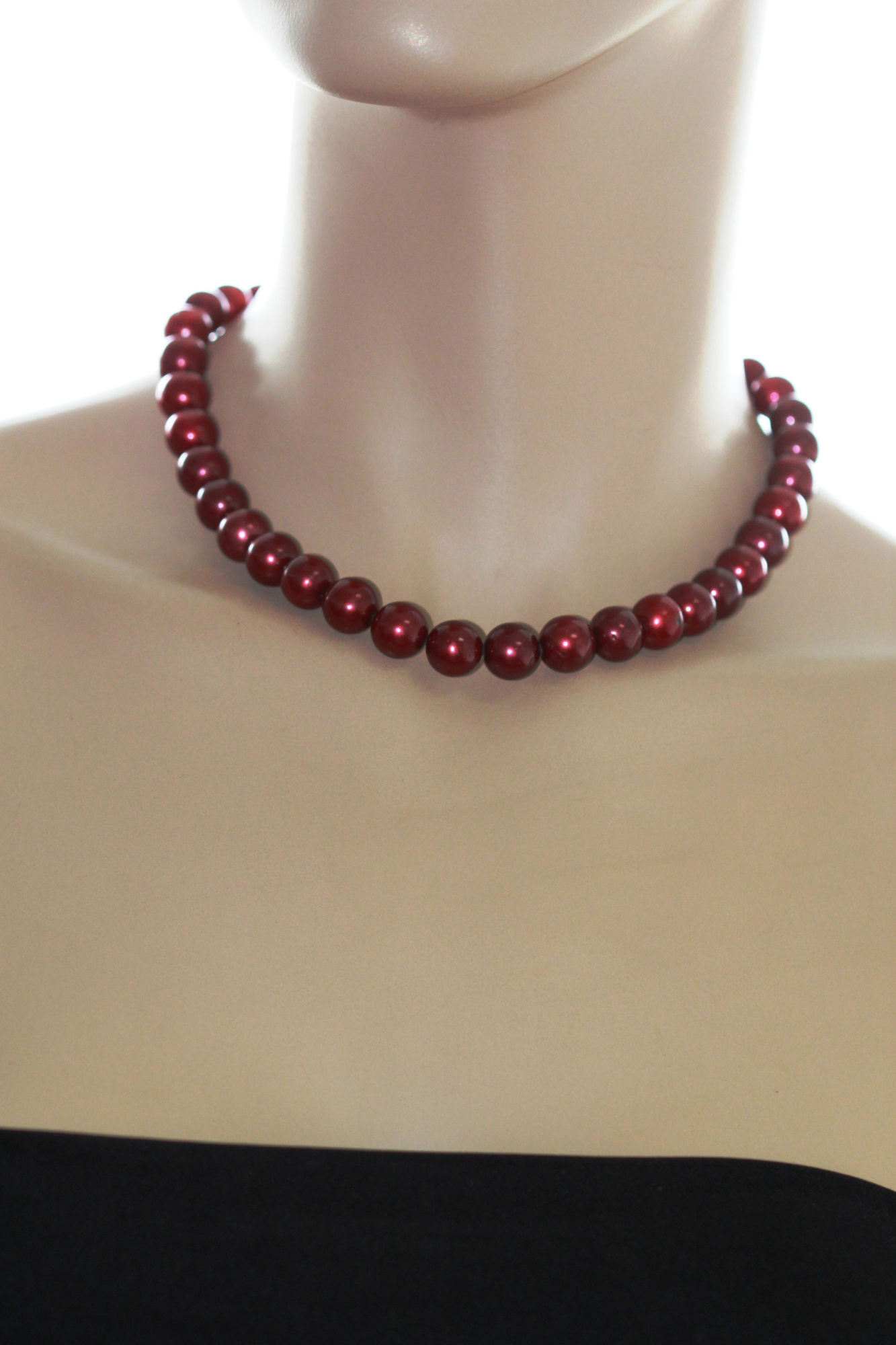 Ожерелье из красного круглого речного жемчуга 8,5-9 мм. Качество жемчуга наивысшее ААА. Артикул 11157