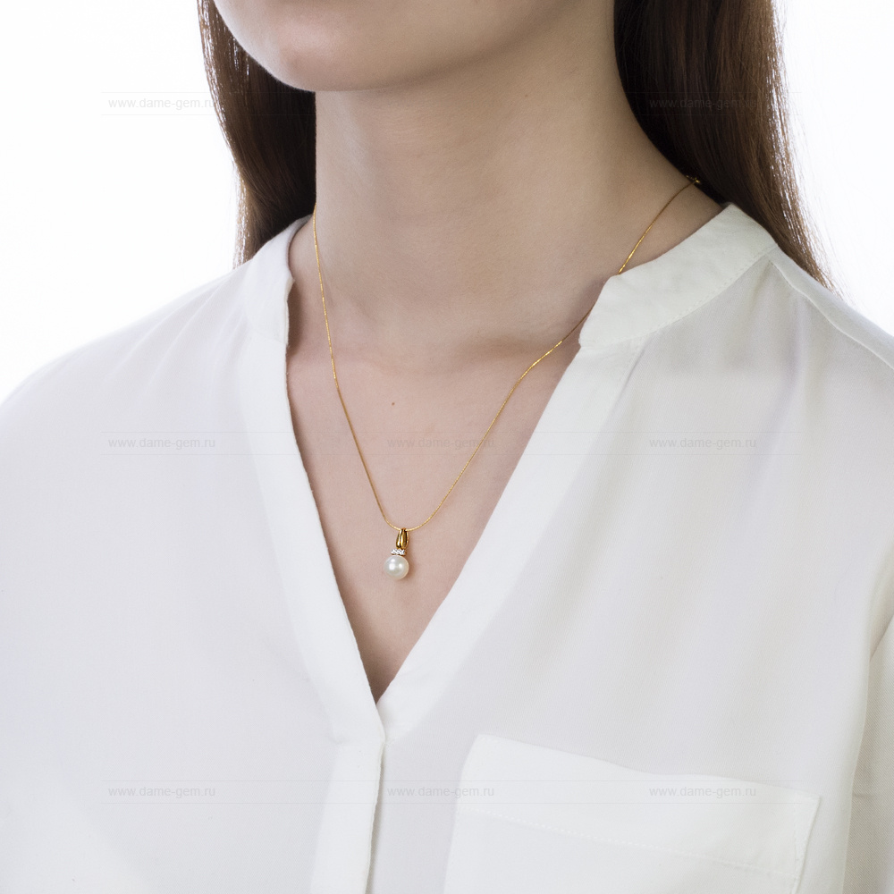Кулон из желтого золота с белой жемчужиной 9-9,5 мм. Артикул 10261 Кулон из желтого золота с белой жемчужиной 9-9,5 мм. Артикул 10261