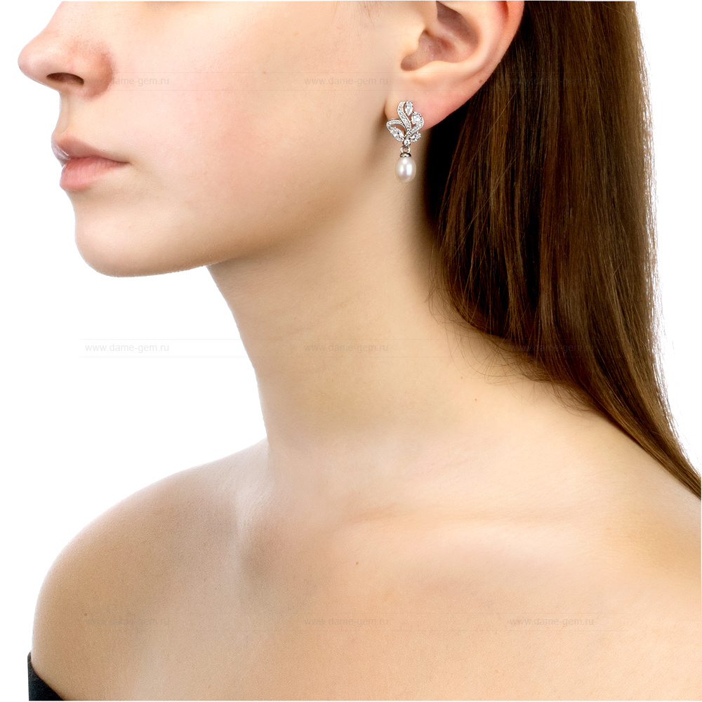 Серьги из серебра с белым каплевидным жемчугом 7,5-8 мм. Артикул 12392