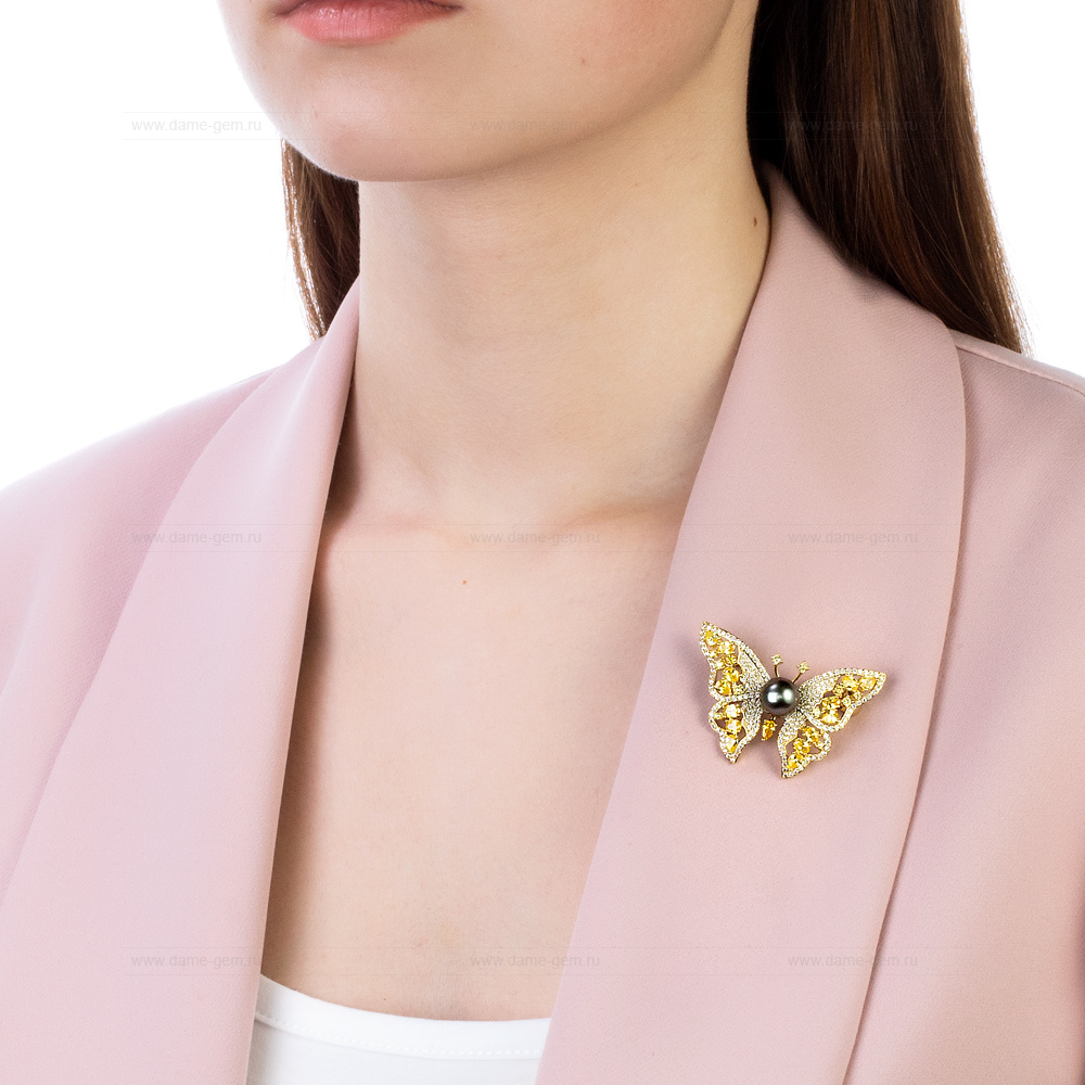 Брошь "Бабочка" из сплава с морской Таитянской жемчужиной 9-10 мм. Артикул 11957