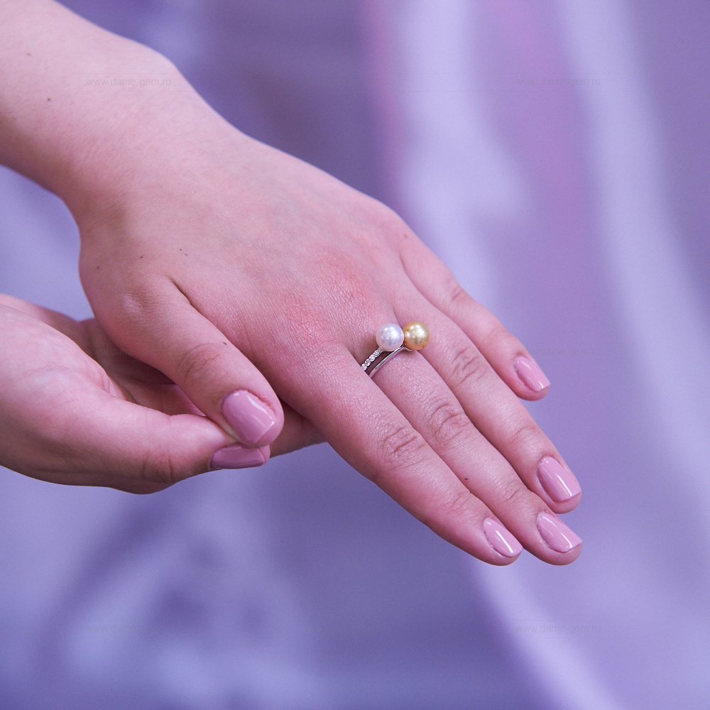 Кольцо из белого золота 585 пробы с морскими жемчужинами Акойя 7,5-8 мм. Артикул 11657
