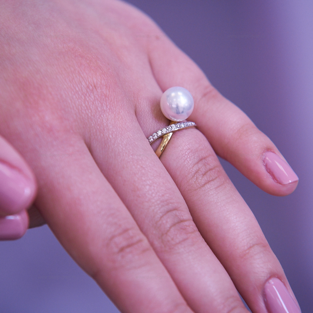 Кольцо из золота 585 пробы с белой морской жемчужиной Акойя 9-9,5 мм. Артикул 10460