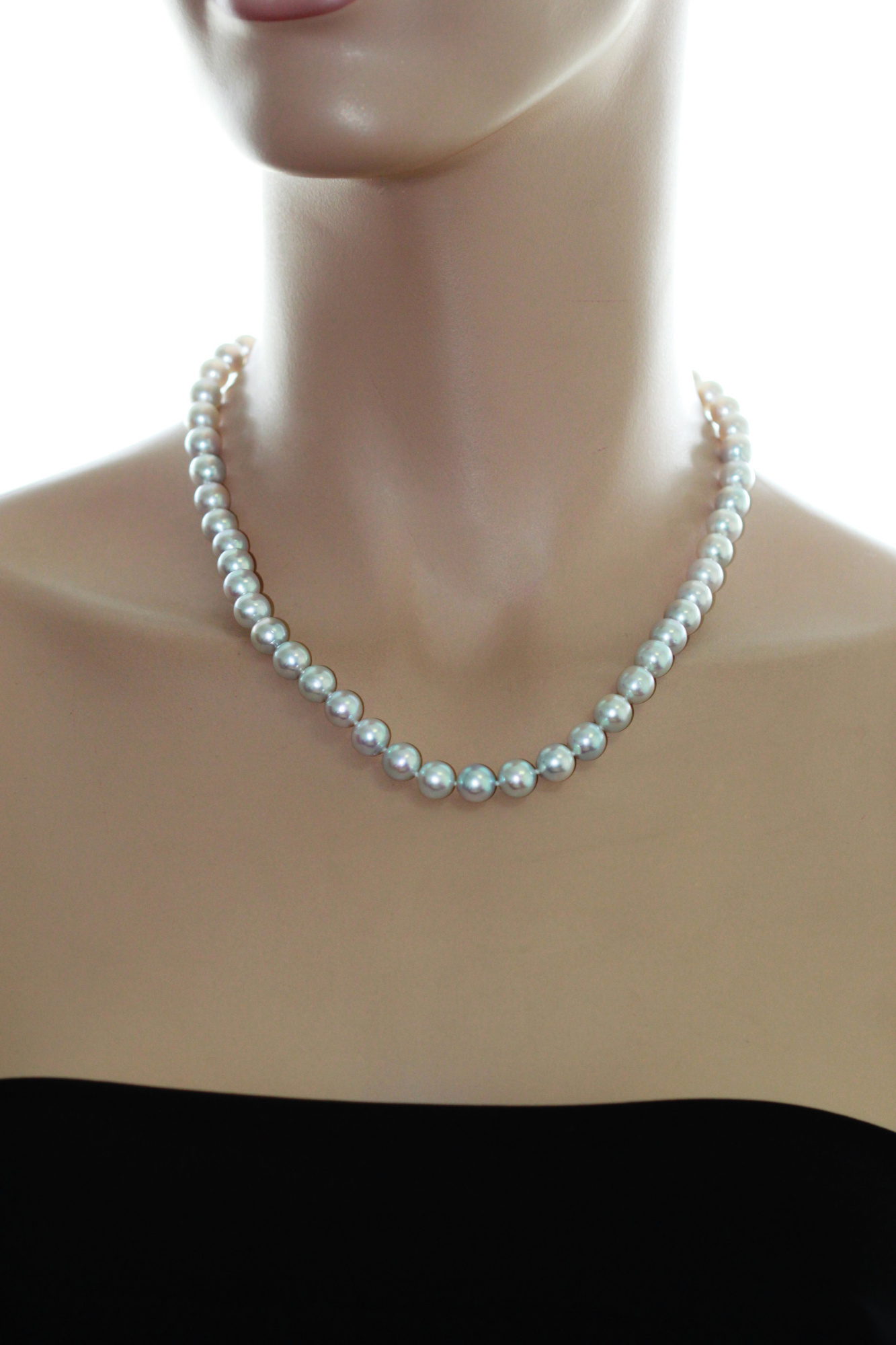 Ожерелье из серебристого морского жемчуга Акойя (Япония) 8-8,5 мм. Качество жемчуга наивысшее ААА. Артикул 8407