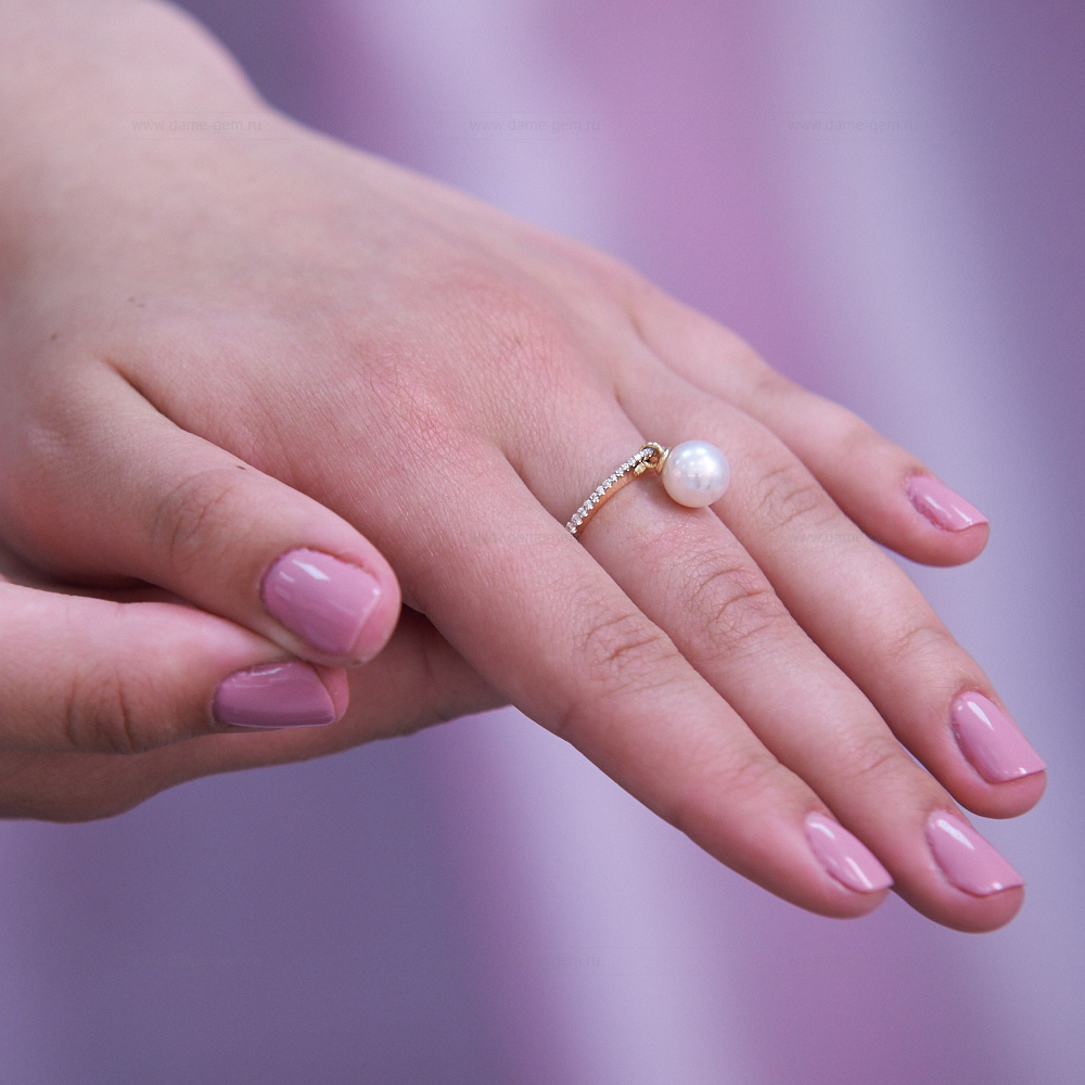 Кольцо из золота 585 пробы с белой морской жемчужиной Акойя 8-8,5 мм. Артикул 11075