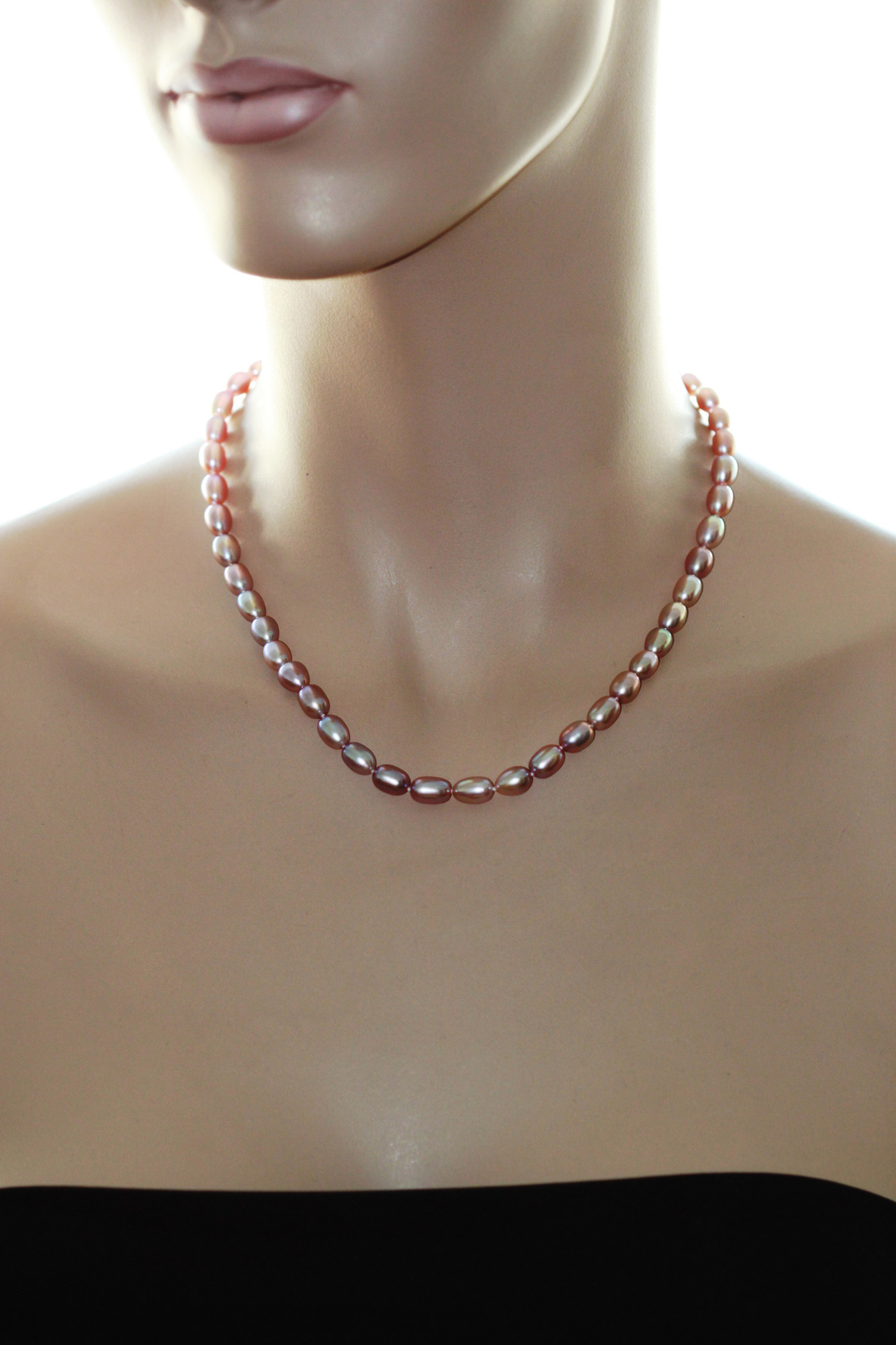 Ожерелье из лавандового рисообразного речного жемчуга 7,5-8 мм. Качество жемчуга наивысшее ААА. Артикул 7626