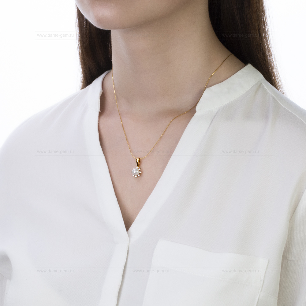 Кулон из желтого золота с белой жемчужиной 7,5-8 мм. Артикул 10072 Кулон из желтого золота с белой жемчужиной 7,5-8 мм. Артикул 10072