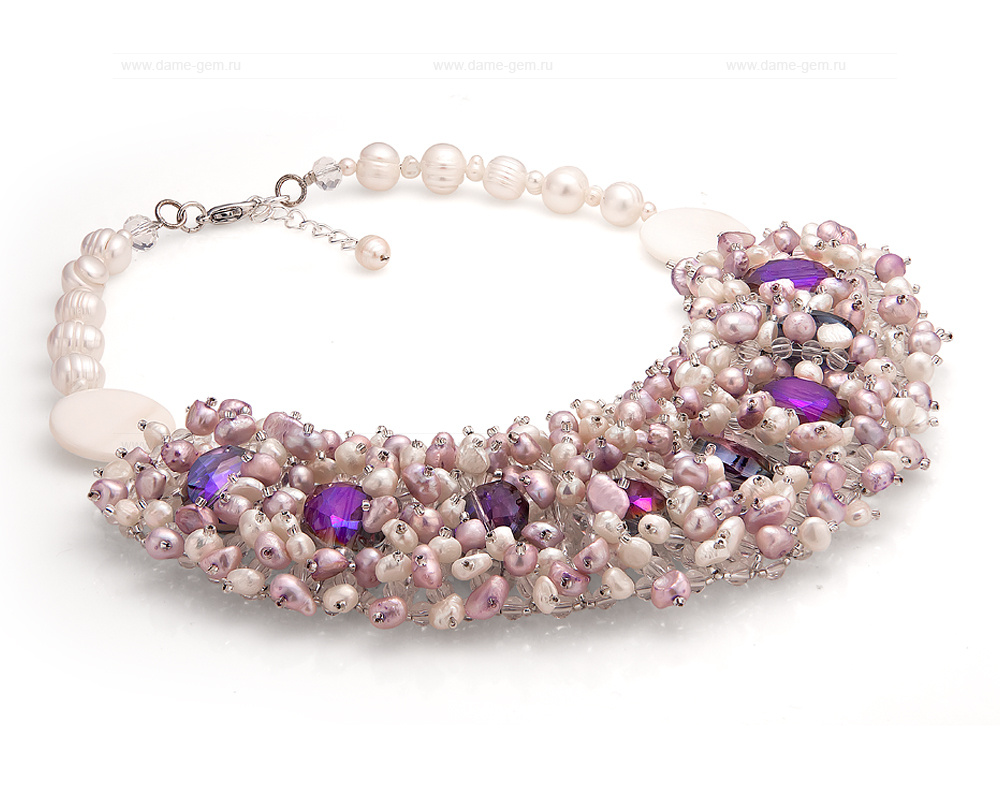 Колье из речного жемчуга, перламутра и кристаллов. Артикул 12305